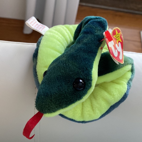 Gifted to a buyer. Ty Beanie Babies Original Hissy the snake.Born April 4, 1997. - Picture 4 of 10
